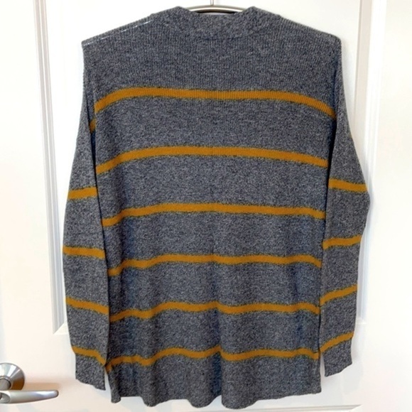 AMERICAN EAGLE OUTFITTERS | Women’s Gray & Orange Horizontal Striped XS Sweater - Picture 5 of 5